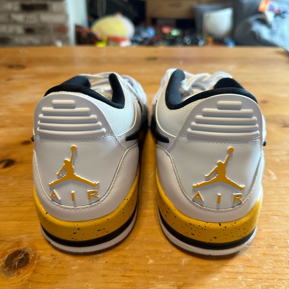 Air Jordan Legacy 312 Low - Picture 4 of 8